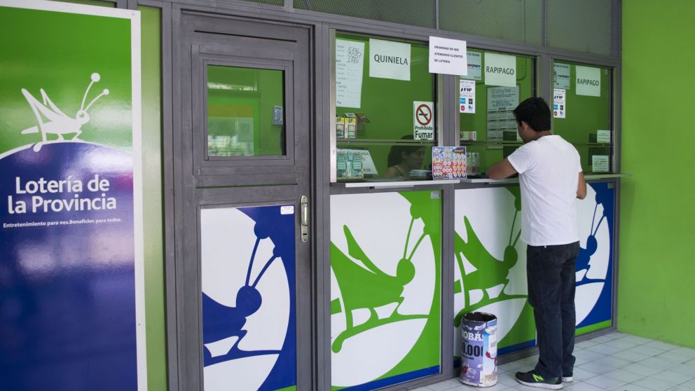 Gan� premio millonario de la quiniela y lo cont� a la familia despu�s�una d�cada.��