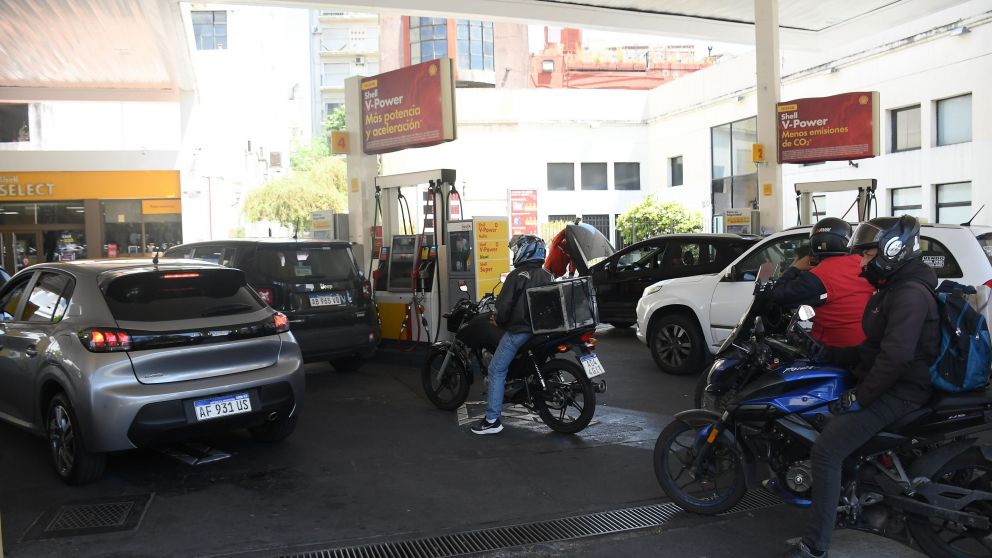 En los últimos meses, los incrementos en los surtidores fueron constantes (Rubén Paredes / Crónica).