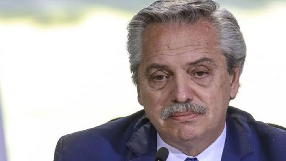 El Gobierno presentó pruebas por presuntas irregularidades de contratación de seguros.