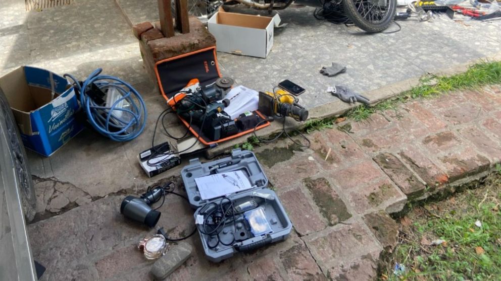 Estos son algunos de los objetos que fueron hallados en la requisa.