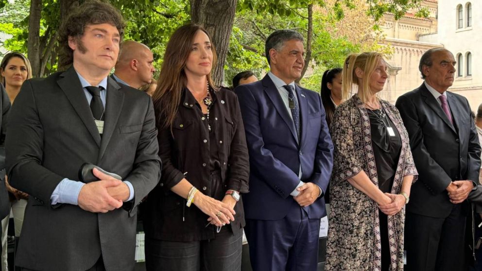 �EN VIVO! Javier Milei participa del acto por el atentado a la embajada de Israel.