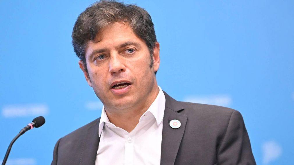 Axel Kicillof anunció el aumento de salarios para empleados estatales, docentes y fuerzas de seguridad.