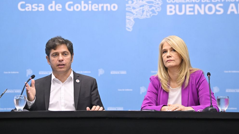 El gobernador bonaerense, Axel Kicillof, en la conferencia de prensa que encabezó esta mañana.