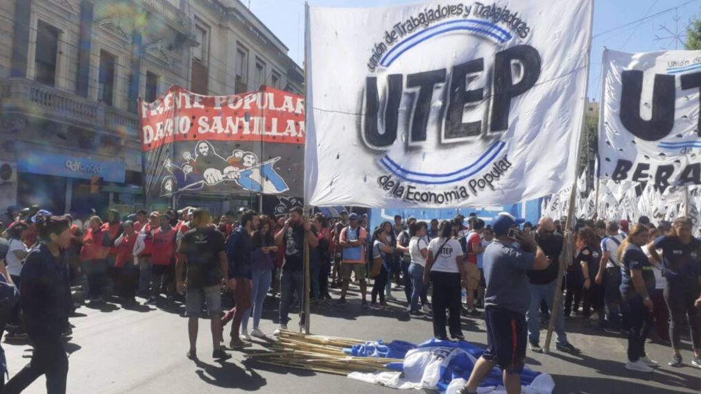 UTEP y organizaciones de Izquierda marchan en reclamo de falta de alimentos para comedores y merenderos