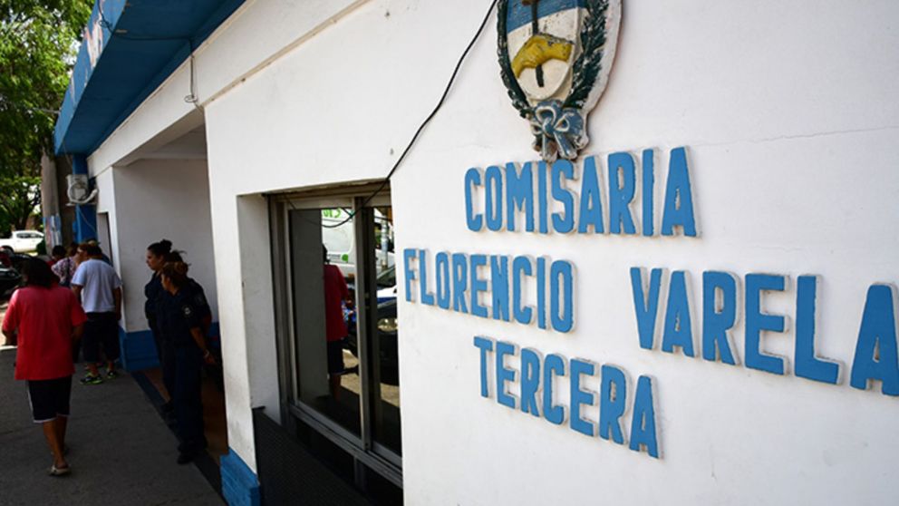 Dos menores robaron en una heladería cercana a una comisaría en Florencio Varela.