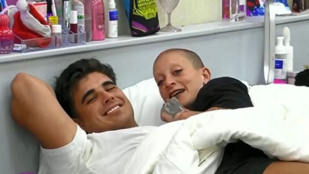 La entrenadora dio detalles del encuentro que tuvo en Gran Hermano con su nuevo compañero y causó sorpresa entre las chicas.