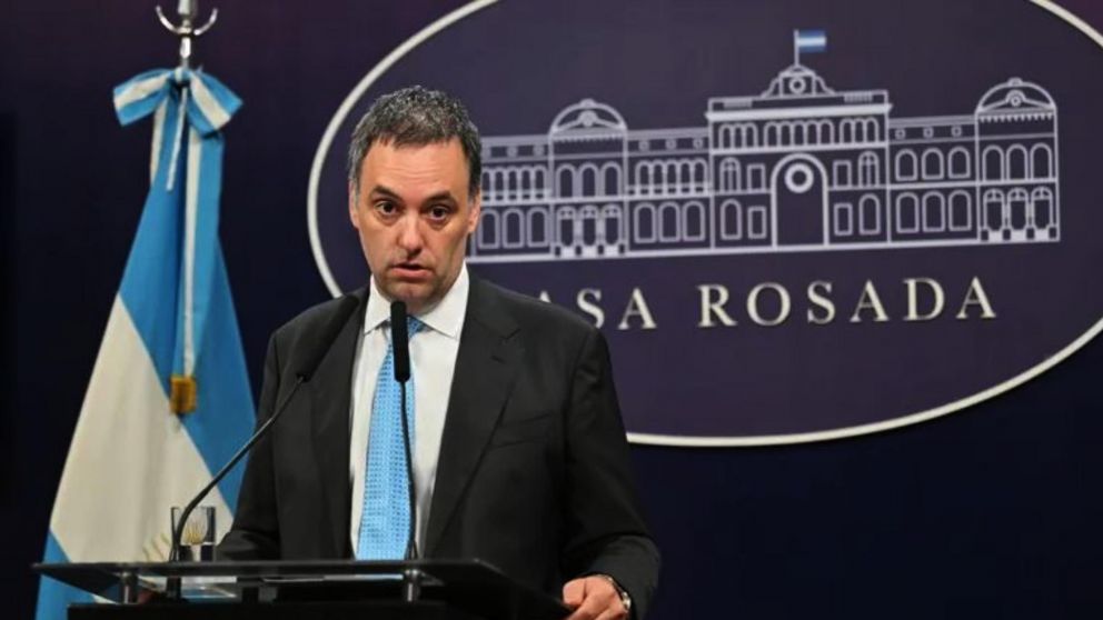 El vocero presidencial, Manuel Adorni, en su habitual conferencia de prensa (Archivo).