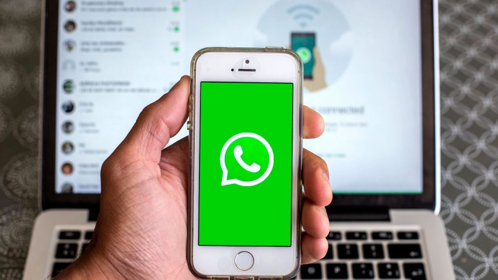 As� pod�s leer mensajes sin que nadie lo sepa con este truco de WhatsApp Web.