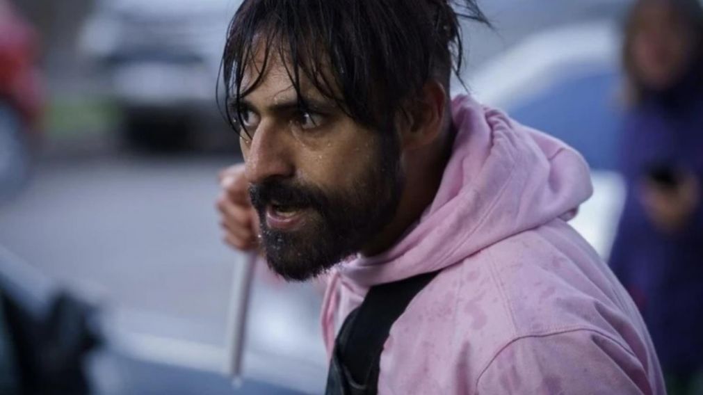 El hombre agredió verbal y físicamente a las mujeres presentes.
