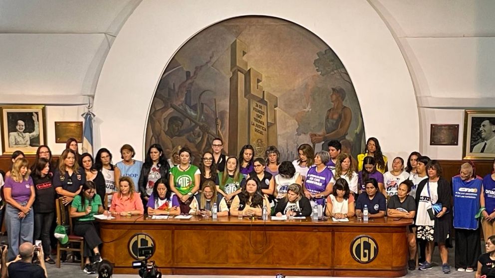 "No hay libertad sin igualdad y sin democracia", expresó el bloque intersindical feminista.