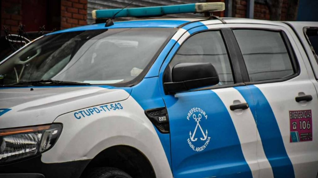 La mujer agredida a tiros se desempeña en la Prefectura Naval Argentina.