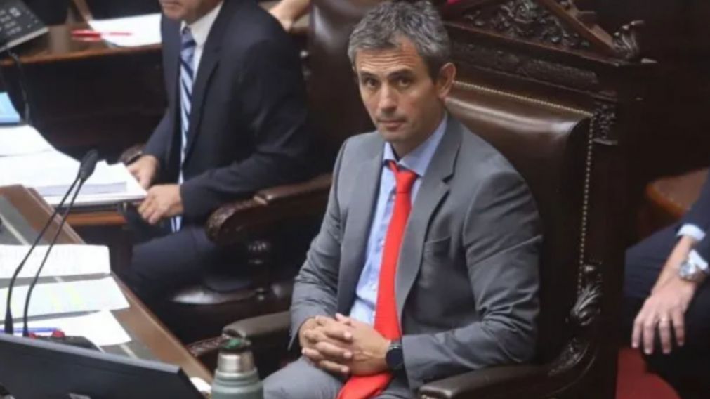 El titular de la Cámara de Diputados comunicó la medida.