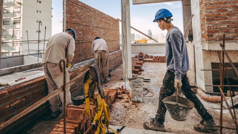La actividad de la construcción cayó un 21,7 en enero.