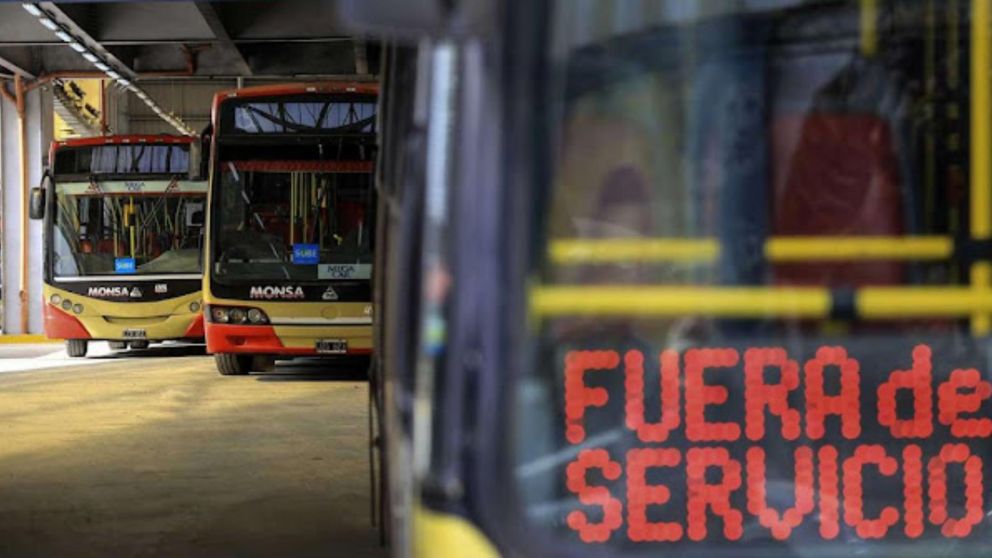 Anuncian paro de colectivos en el AMBA desde la medianoche.