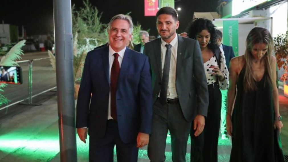 El gobernador de Córdoba, Martín Llaryora junto al de Santa Fe Máximo Pullaro.