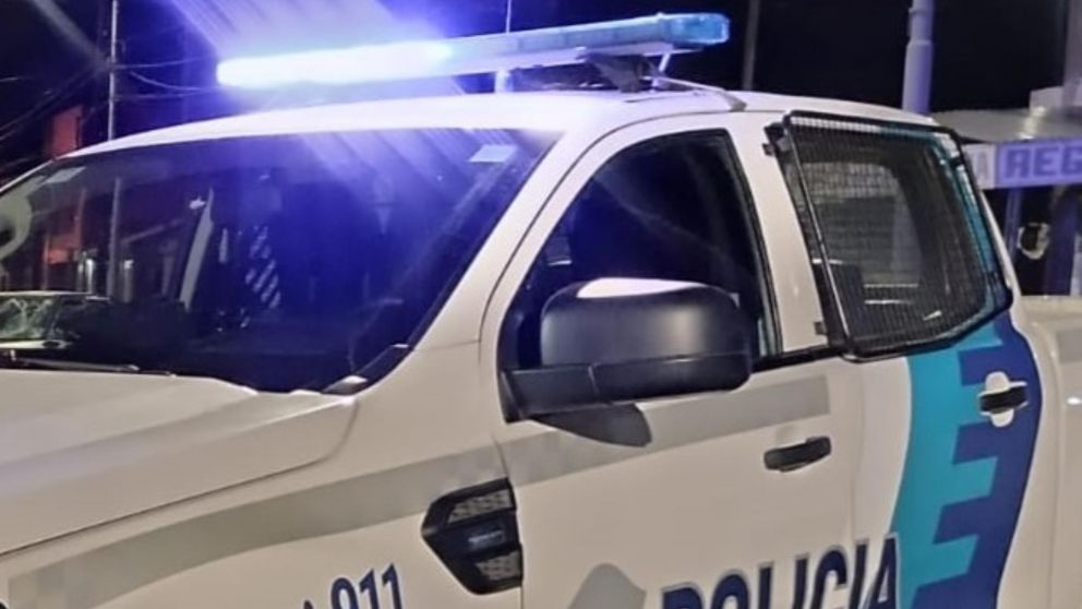 Los efectivo policiales intentan capturar a los malvivientes.