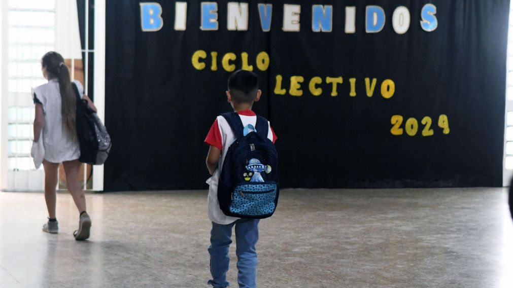 Este lunes arrancan las clases en seis provincias (Pablo Villán / Crónica).