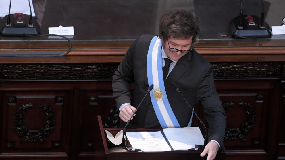 Javier Milei anunció un "paquete de leyes anticasta": punto por punto, ¿qué propone? .