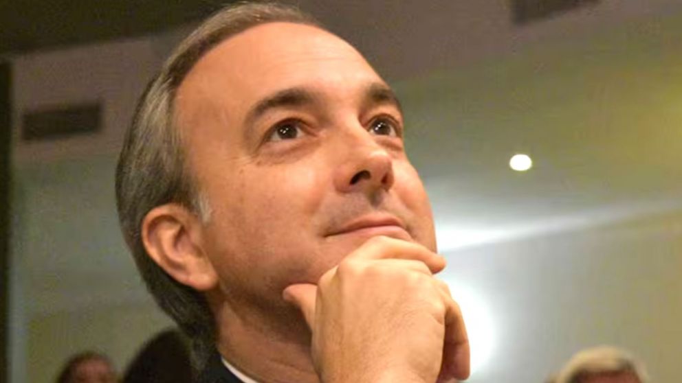 Carlos Torrendell cruzó a gremios docentes.