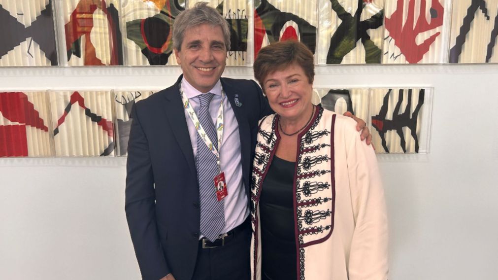 Luis Caputo y Kristalina Georgieva en Brasil.