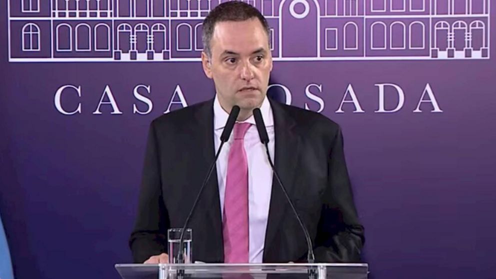 Manuel Adorni: habló sobre la creación de cinco universidades, le respondió al Papa Francisco y lamentó posteo en redes contra el Síndrome de Down.