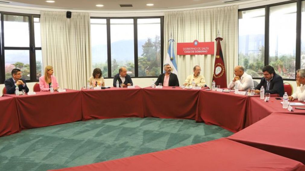 La reunión de funcionarios se llevó adelante en Casa de Gobierno de Salta. (Prensa Provincia de Salta)