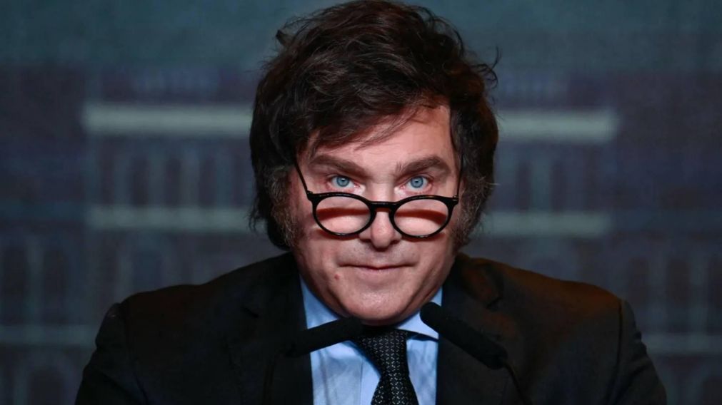 Presentan pedido de juicio político contra Javier Milei.