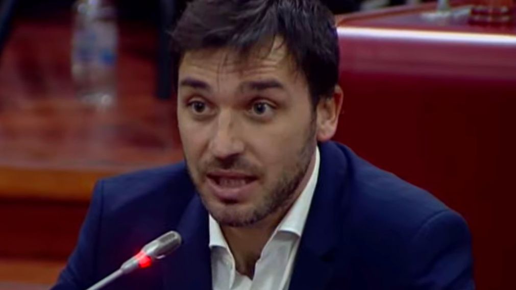 El gobernador de la provincia de Chubut, Ignacio Torres, brindó una poderosa declaración en el marco de la sesión extraordinaria en la Legislatura local.
