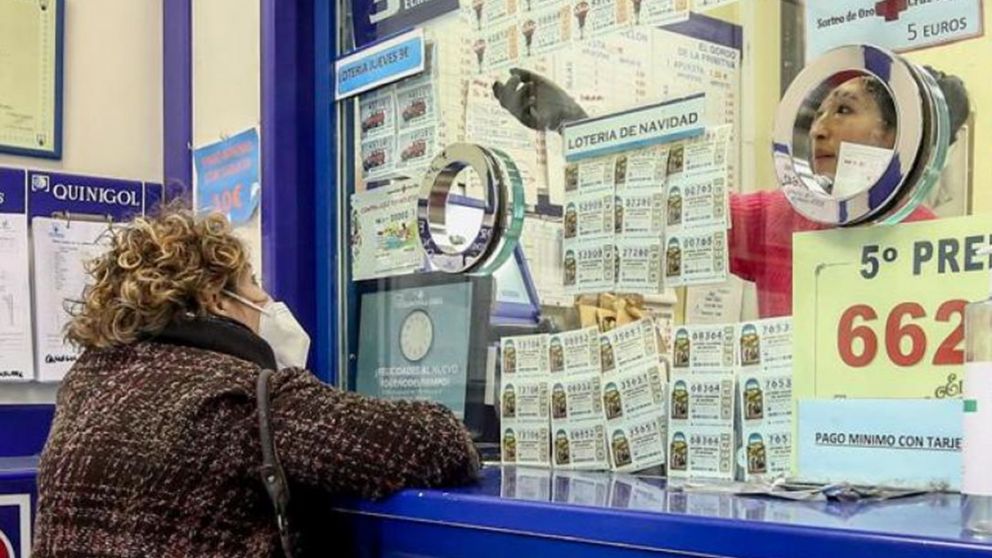 Abuela ganó importante premio en la lotería y emocionó a todos al contar que lo usaría para cumplir un importante sueño.