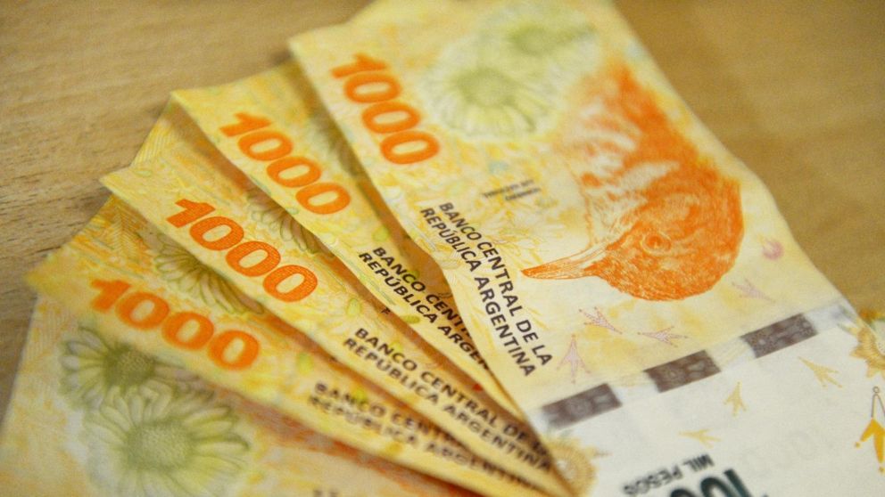 El Gobierno fijó el salario mínimo en $180.000 para febrero (Hernán Nersesian / Crónica).