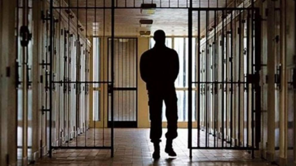 Cárceles: mujer "mula" intentó pasar cocaína en el estómago, otra marihuana en dulce de leche, además de en papas y presos con celulares.