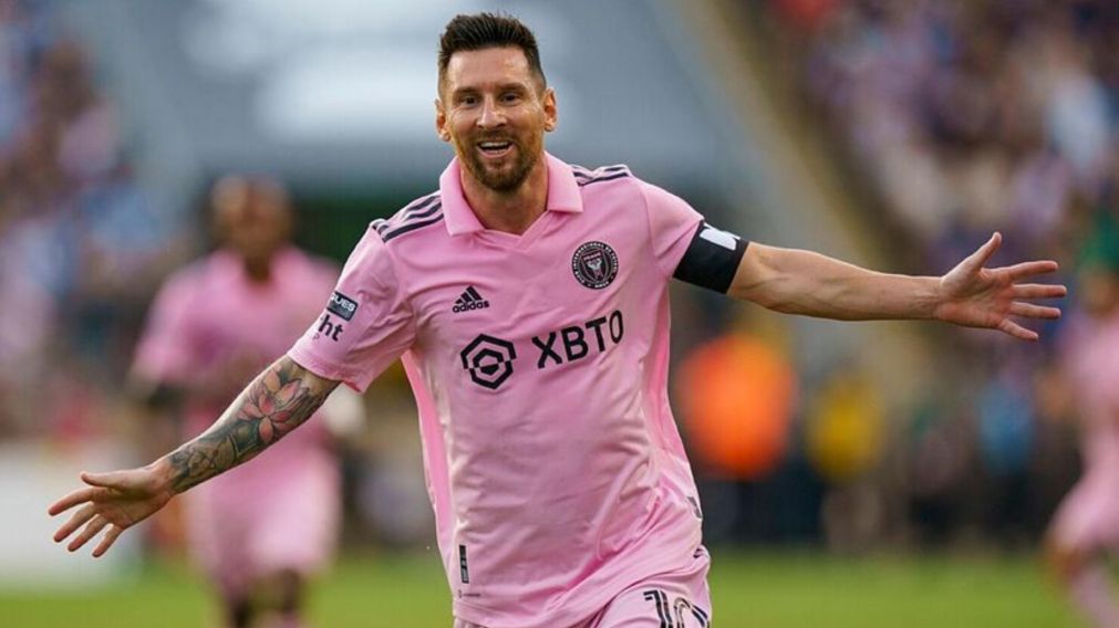 Lionel Messi lució unos nuevos botines inspirados en la selección argentina (Archivo).