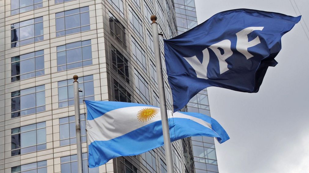 La estatización del paquete mayoritario de la petrolera desató un conflicto legal en los Estados Unidos (Archivo).