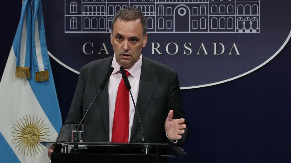 El vocero presidencial, Manuel Adorni, confirmó que el Gobierno avanzará en el "cierre definitivo" del INADI (Télam).