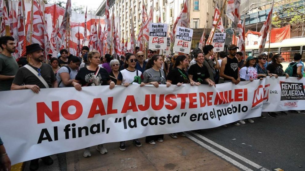Organizaciones sociales y piqueteras anunciar�n "plan de lucha" contra Javier Milei.