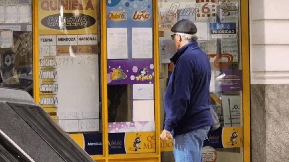 Un hombre gan� la loter�a y le impidieron el pago del premio.