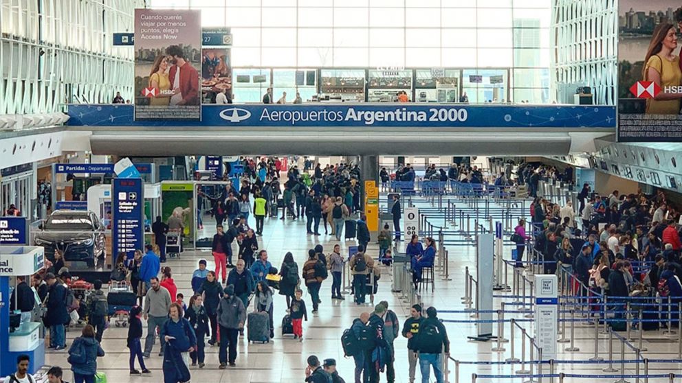 Empresa que gestiona los aeropuertos de Argentina ofrecen empleo con mínimos requisitos.