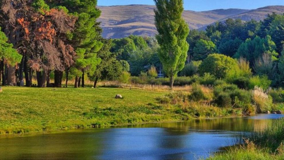 Escapadas: un rincón para explorar a solo tres horas y media de CABA que culmina en una maravillosa cascada.
