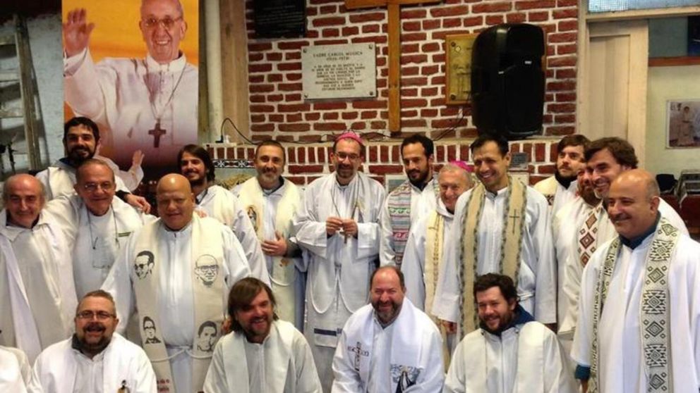 Los curas villeros y un trabajo incansable por los más humildes.