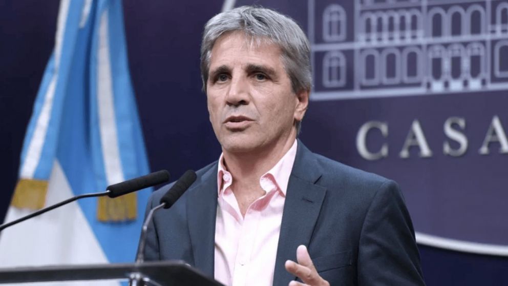 El ministro de Economía, Luis Caputo, apuntó contra Cristina Kirchner.