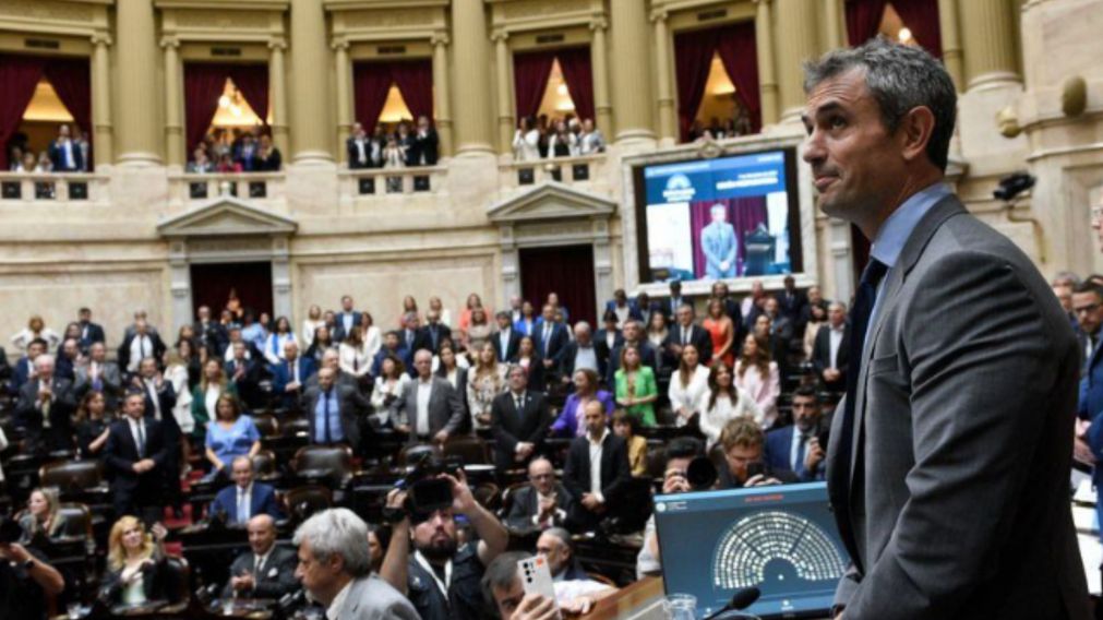 El presidente de la Cámara baja, Martín Menem, estuvo al frente de la maratónica sesión.