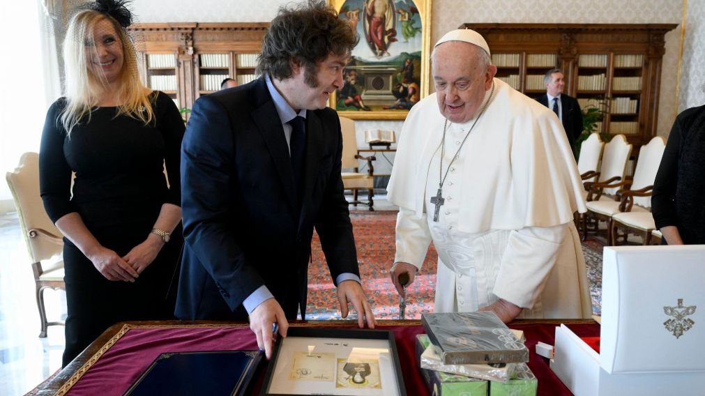 Crisis económica y temas internacionales, los temas que hablaron Javier Milei y el Papa Francisco en el Vaticano.