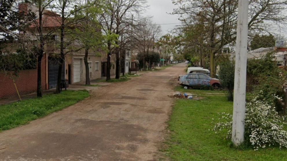 Acá, en este vecindario, fue encontrado el cuerpo sin vida del individuo.