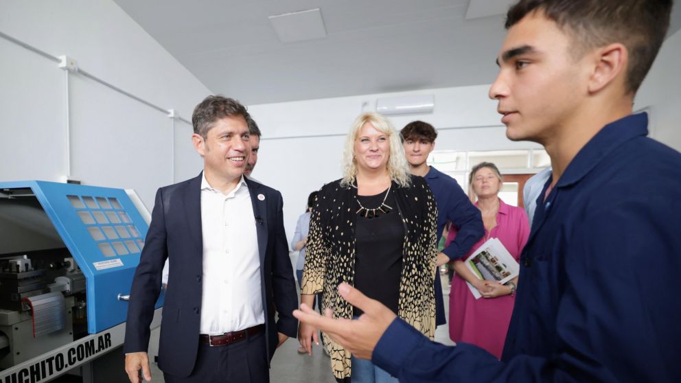 Axel Kicillof en la inauguración de la Escuela Técnica N°1 de Carhué.