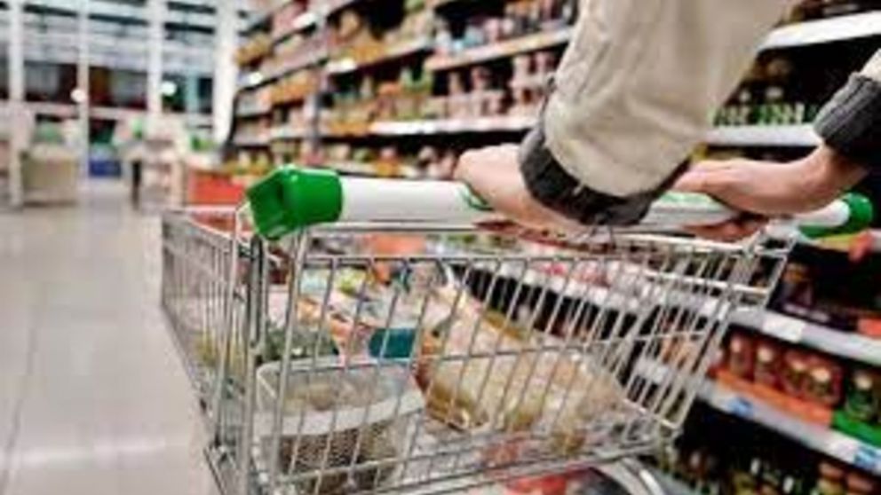 Inflación en CABA con alza de 25,4% en alimentos.