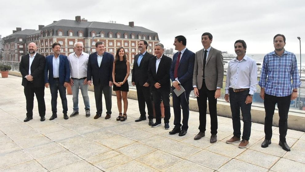 Un encuentro político con Mar del Plata en el centro de la escena (Gentileza: La Capital de Mar del Plata).