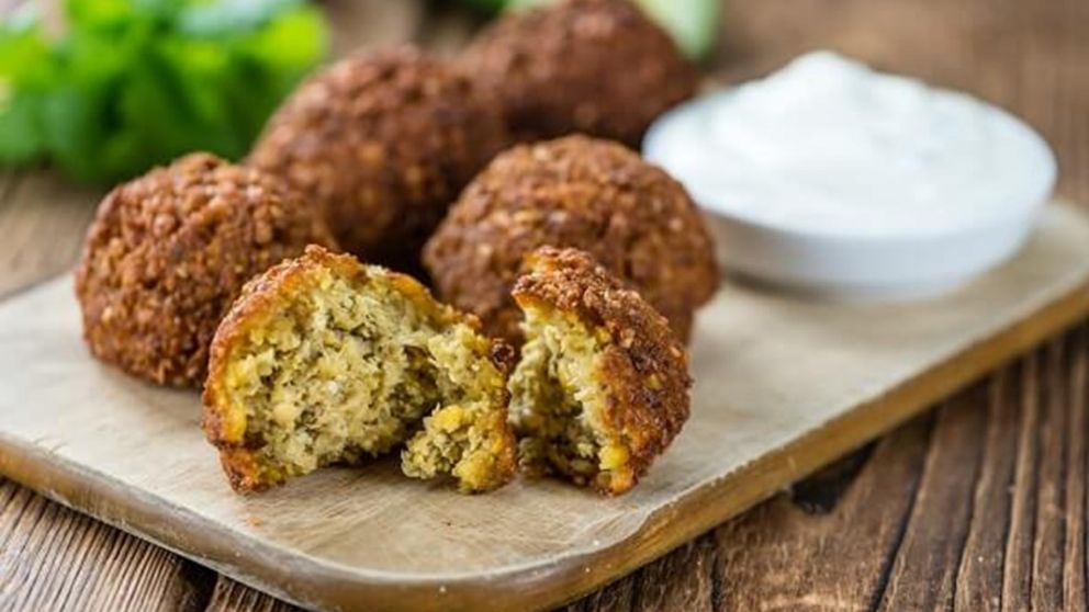 Cómo preparar el falafel casero perfecto en 4 simples pasos.