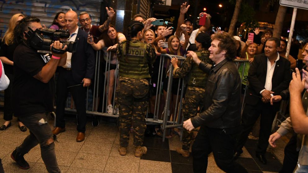 Javier Milei al llegar al teatro Roxy (Telam).