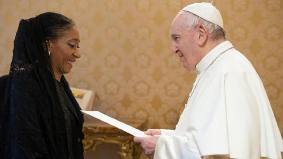 Francisco tuvo un encuentro de casi una hora con Mar�a Fernanda Silva (Twitter).