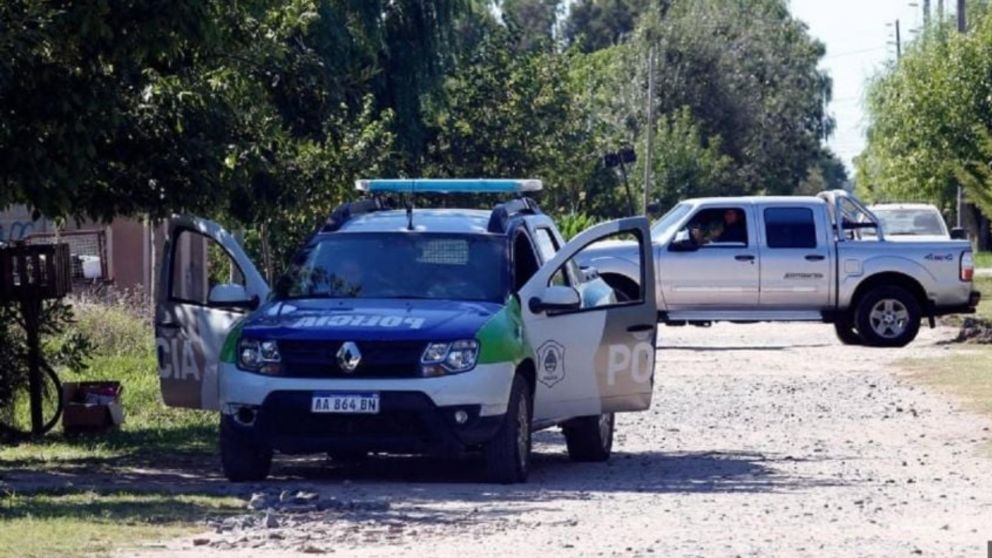 Los efectivos policiales llevaron adelante procedimientos para localizar al sospechoso.